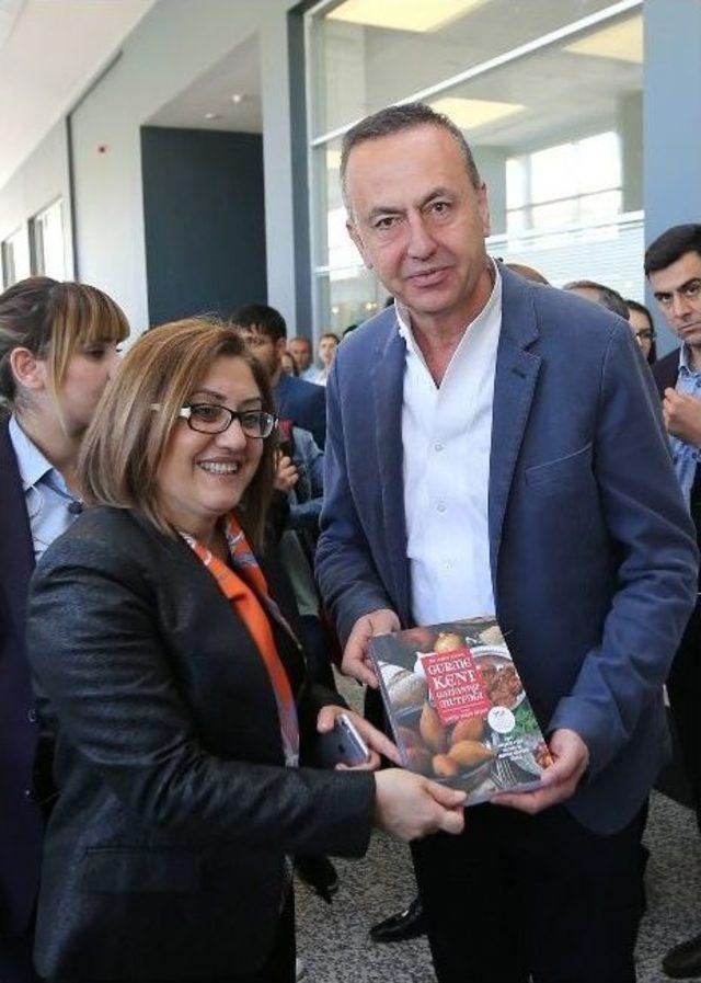 Şahin Ve Tayyar’dan Kitap Fuarına Ziyaret 2