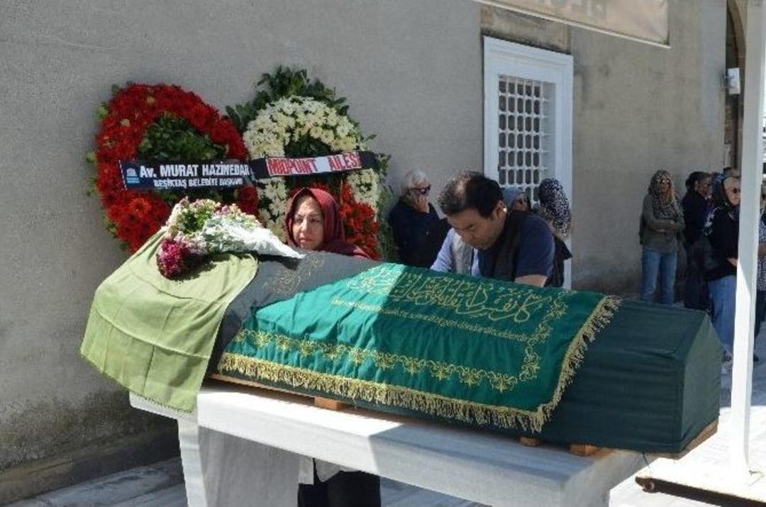 &lsquo;romalı Perihan&rsquo;ın Cenazesine 50 Kişi Katıldı