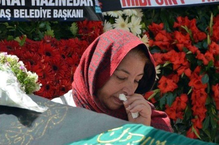 ‘romalı Perihan’ın Cenazesine 50 Kişi Katıldı G2