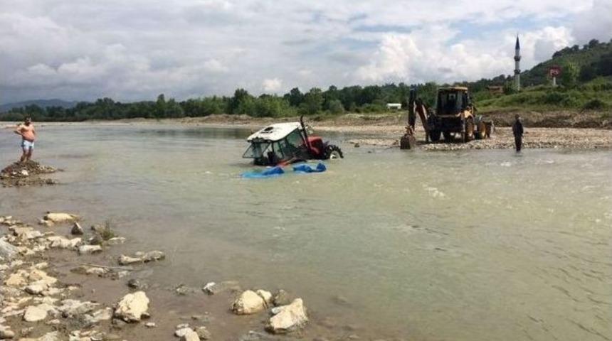 Bartın&rsquo;da Yine Trakt&ouml;r Sulara G&ouml;m&uuml;ld&uuml;