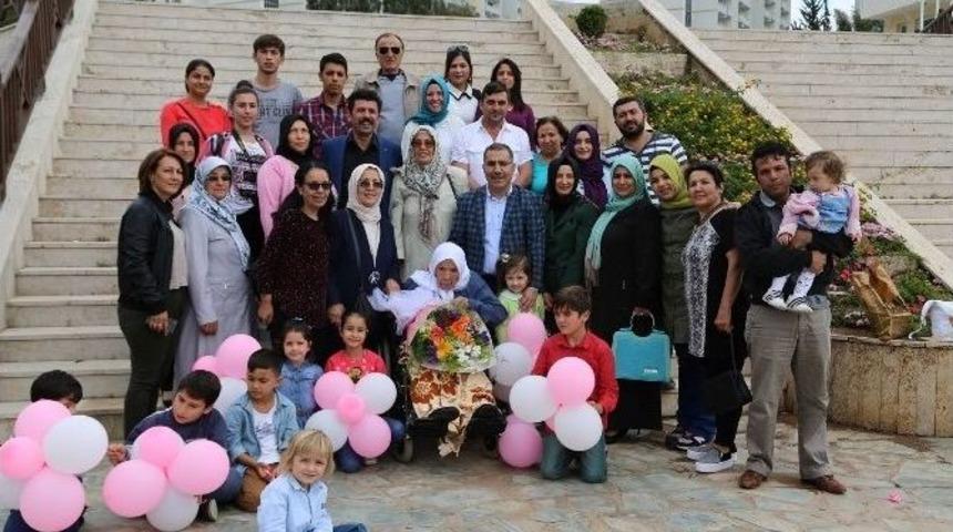 110 Yaşındaki Fatma Anneye S&uuml;rpriz Anneler G&uuml;n&uuml; Kutlaması