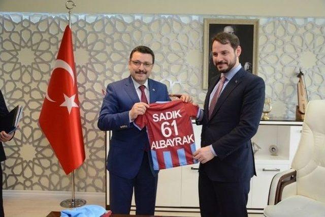 Bakan Albayrak, Ortahisar Belediyesi’ni Ziyaret Etti