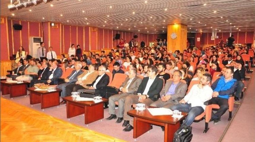 B&uuml;&rsquo;de Vakıfların &Ouml;nemi Anlatıldı