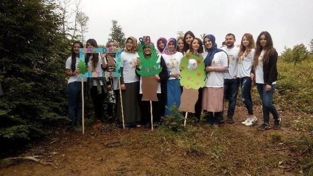 Okul Öncesi Öğretmenliği Bölümü Öğrencileri Fidan Dikti