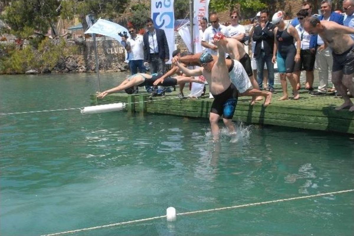 &Ouml;zel Sporcular Kıyasıya Yarıştı