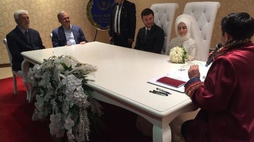 Kara Ailesinin Mutlu G&uuml;n&uuml;