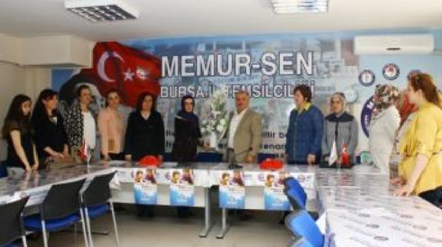 Eğitim-bir-sen Anneler G&uuml;n&uuml;n&uuml; Kutladı