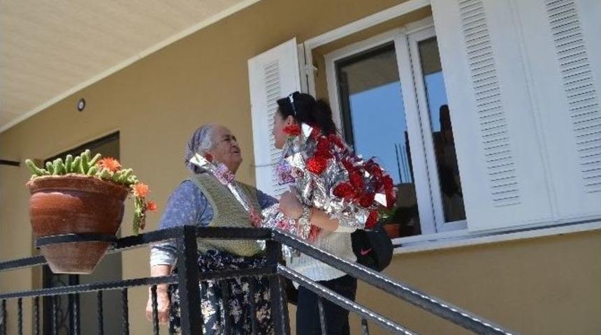Germencik Belediyesi Anneleri Unutmadı