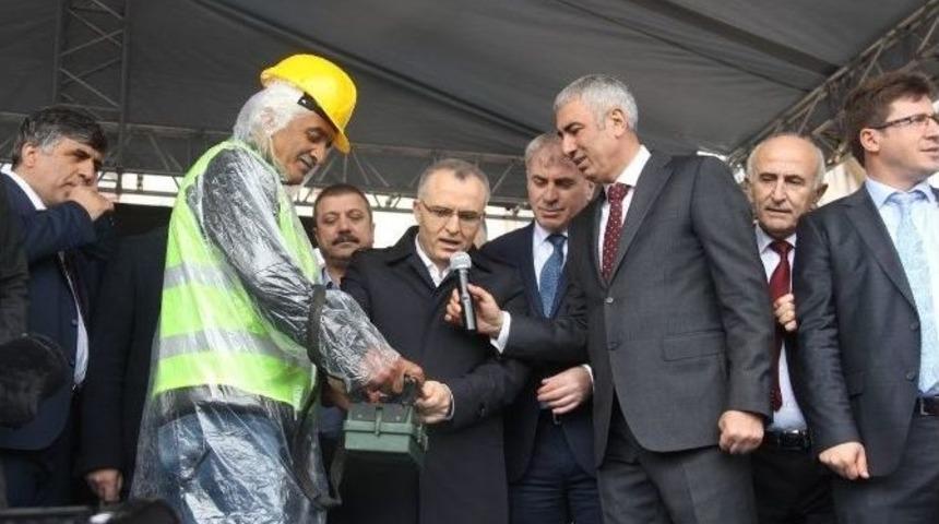 Bakan Ağbal, Cami Temel Atma T&ouml;renine Katıldı