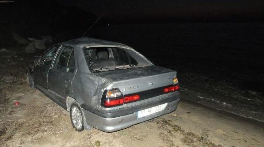 Otomobil U&ccedil;uruma Yuvarlandı: 2 Yaralı