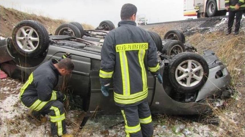 Şiddetli Dolu Zincirleme Trafik Kazasına Neden Oldu