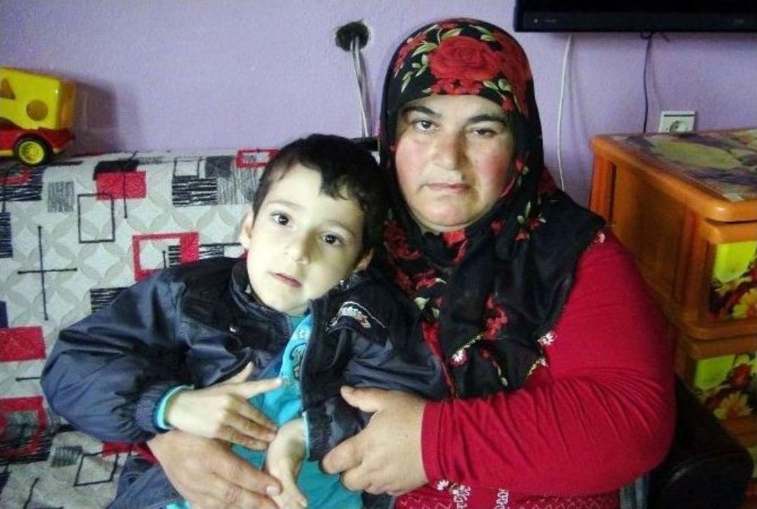 (&ouml;zel Haber) Zihinsel Engelli &Ccedil;ocuklarına Bakan Fedakar Anneler