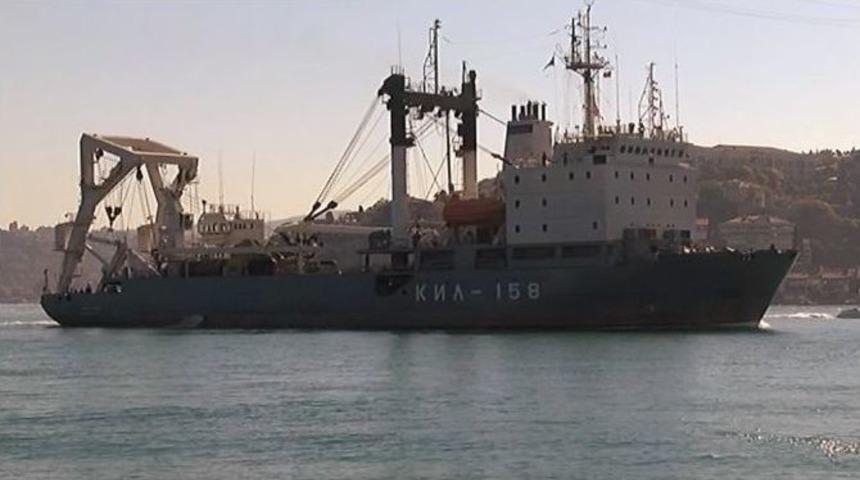 Rus Askeri Gemisi, G&uuml;vertesinde Tankla İstanbul Boğazı&rsquo;ndan Ge&ccedil;ti