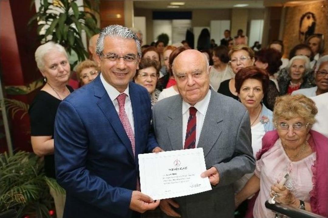 Bilge &Ccedil;ınarlar El Emeklerini Sergiledi