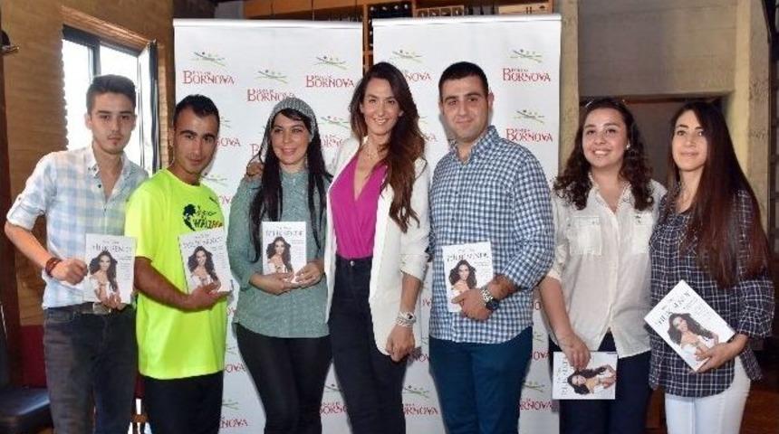 Forum Bornova&rsquo;da Ayşe Tolga R&uuml;zgarı