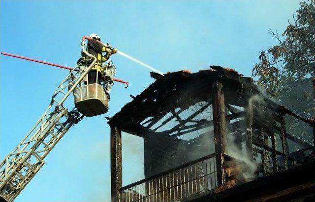 Metruk Binadaki Yangın Korkuttu 2