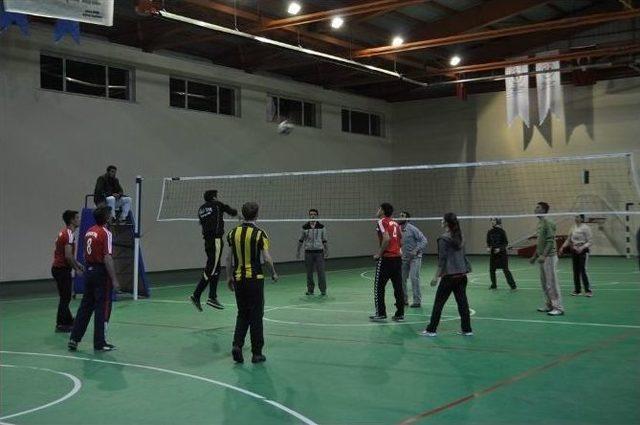 Arpaçay’da Voleybol Turnuvası