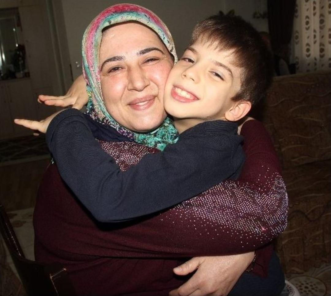 (&ouml;zel Haber) Fedakar Anne Kendini &Uuml;vey Oğluna Adadı