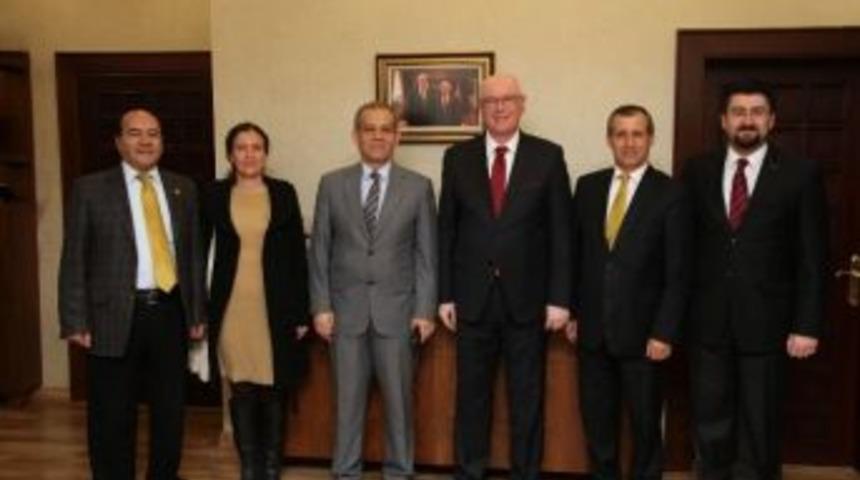 Başkan Kurt: "eskişehir&rsquo;de G&uuml;&ccedil;l&uuml; Bir Basın Var"