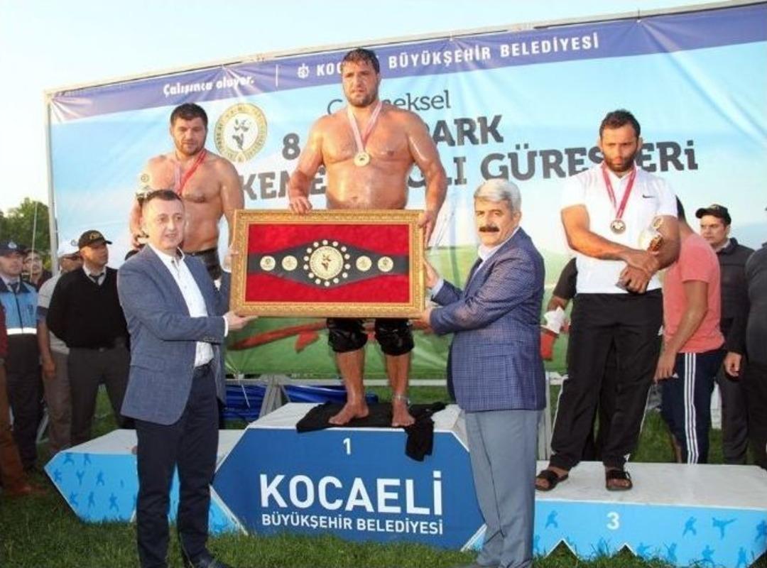 Seka Park&rsquo;ta Başpehlivan Recep Kara Oldu