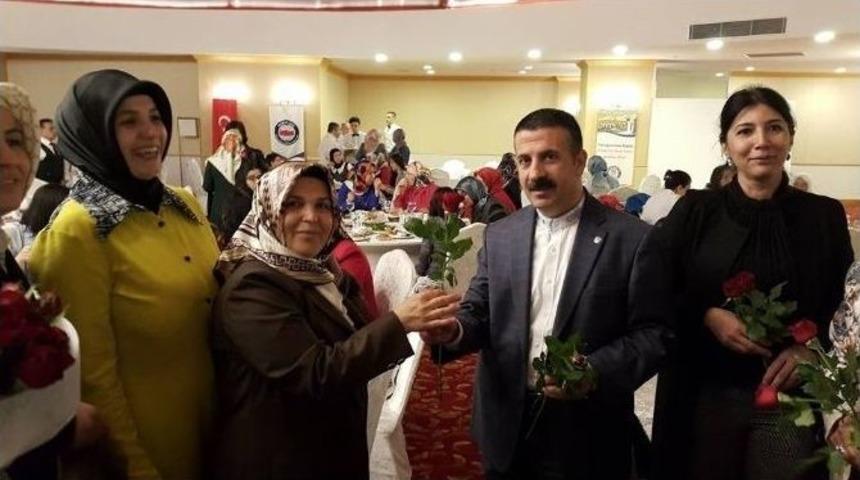 Memur-sen Ve Eğitim-bir-sen Annelerle Bir Araya Geldi