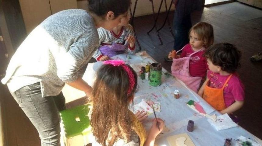 Minik Marangozlardan Annelerine Anlamlı Hediye