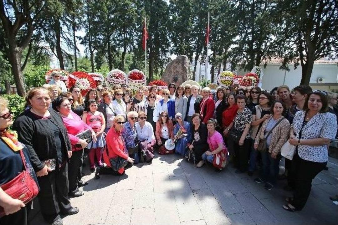 Z&uuml;beyde Anne Unutulmadı