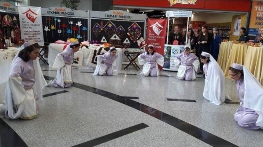 Engelli Kadınların Sergisine Yoğun İlgi