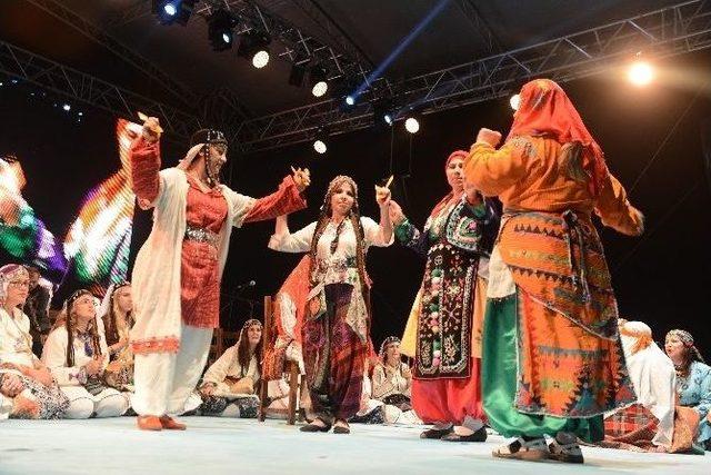 Yörük Festivali’nde Gelin Alma Töreni Ve Kıyafet Defilesi 3