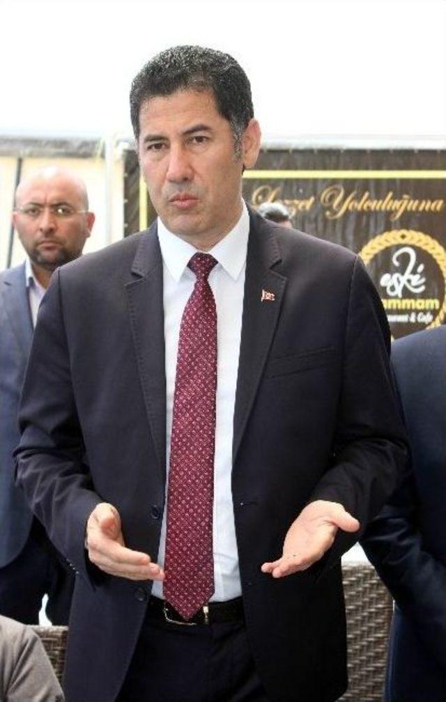 Sinan Oğan, Roketli Saldırıya Uğrayan Kilis’e Destek Vermek İçin Kente Geldi