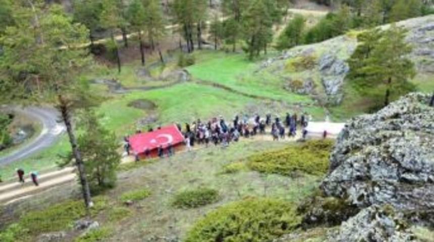 Festivalde 5 Kilometre Boyunca T&uuml;rk Bayrağı İle Y&uuml;r&uuml;d&uuml;ler