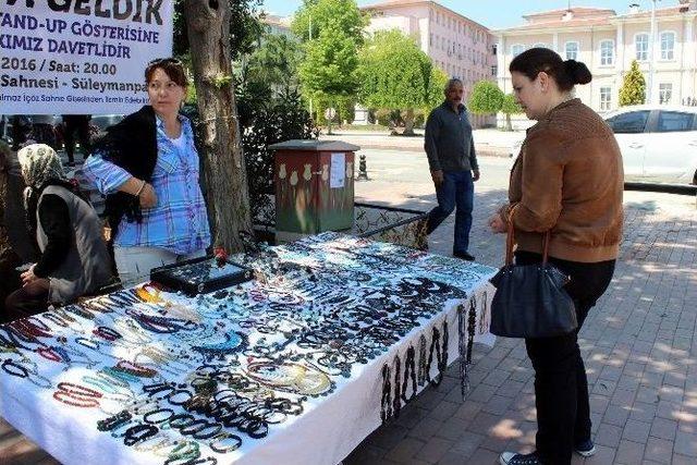 Fedakar Anneler, Anneler G&uuml;n&uuml;&rsquo;nde De &Ccedil;alıştı 1