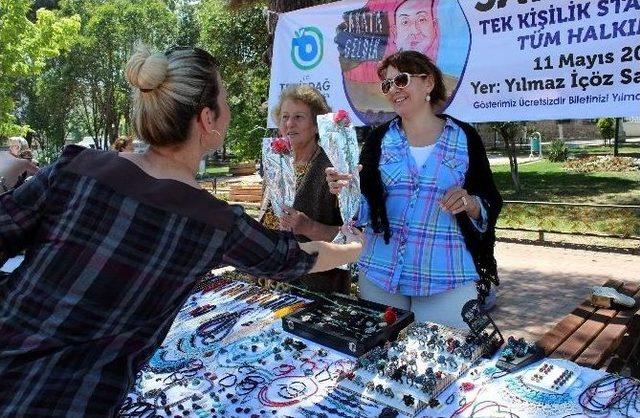 Fedakar Anneler, Anneler G&uuml;n&uuml;&rsquo;nde De &Ccedil;alıştı 3