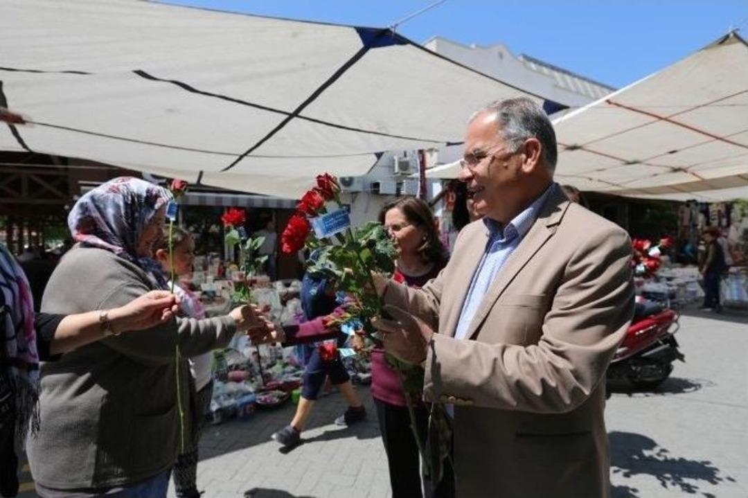 Başkan Bakıcı&rsquo;dan Annelere Kırmızı G&uuml;l