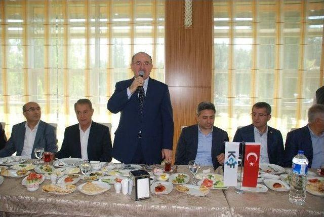 Aydın, Stk Temsilcileri Ve İş Adamlarıyla Bir Araya Geldi 1