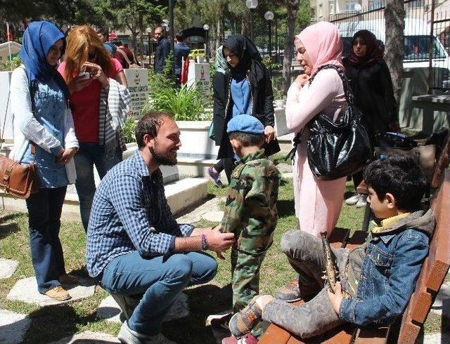 Gençler Şehit Annelerini Unutmadı