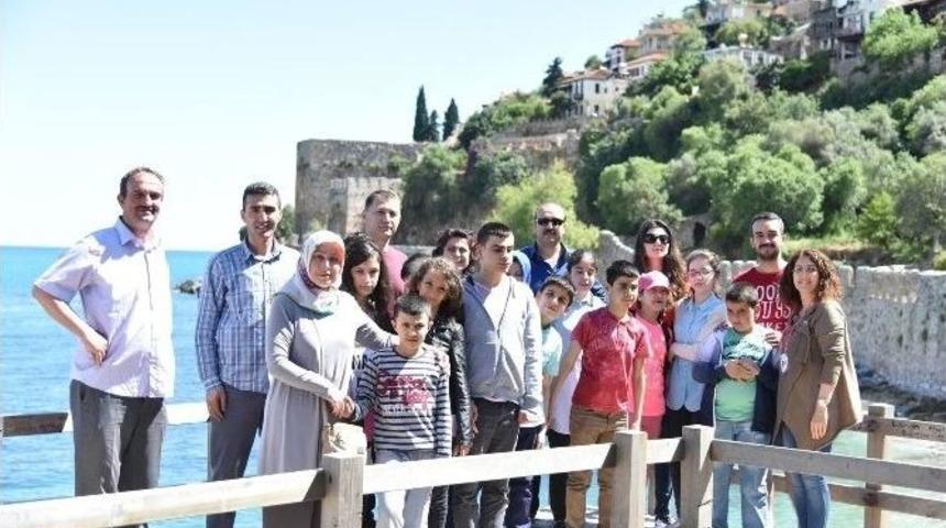 Engelli &Ouml;ğrenciler Alanya&rsquo;nın Tarihi Yerlerini Gezdi