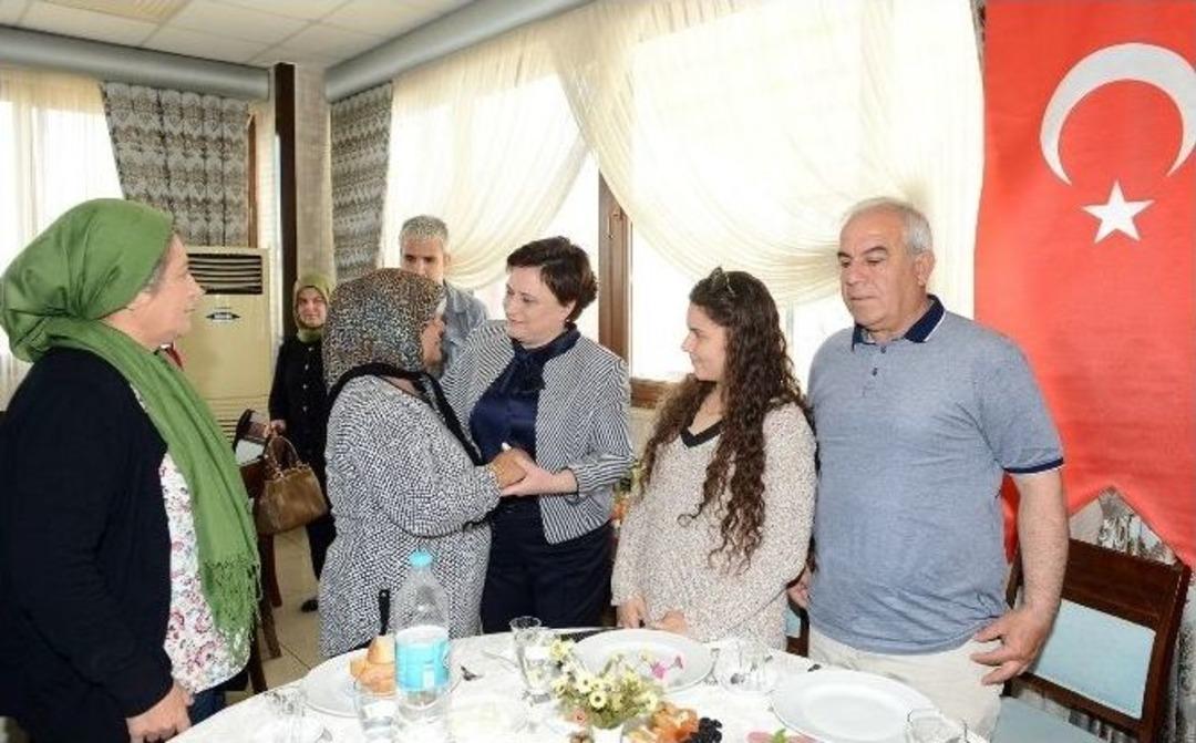 Şehit Annelerinin Buruk &ldquo;anneler G&uuml;n&uuml;&rdquo;