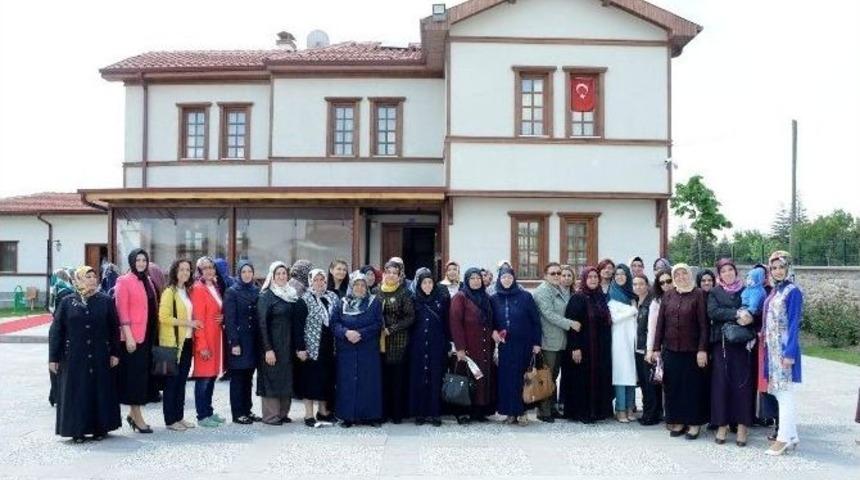 Meram&rsquo;da Duygu Dolu Anneler G&uuml;n&uuml; Programı