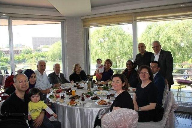 İstanbul’daki Ulubeyliler Kahvaltıda Buluştu 1