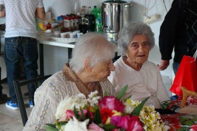 Başkan Soyer&rsquo;den Anlamlı Ziyaret 1