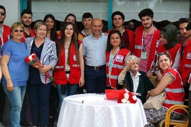 Başkan Soyer&rsquo;den Anlamlı Ziyaret 2