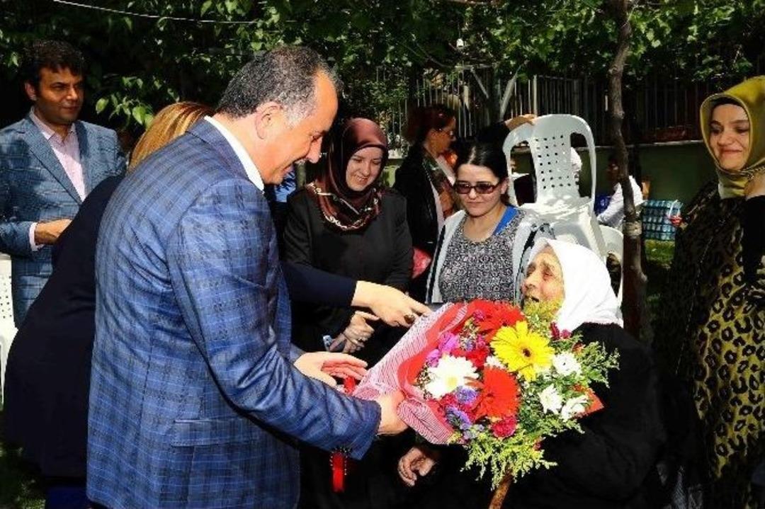 Bağcılar&rsquo;da Yaşayan Anneler Piknikte Buluştu