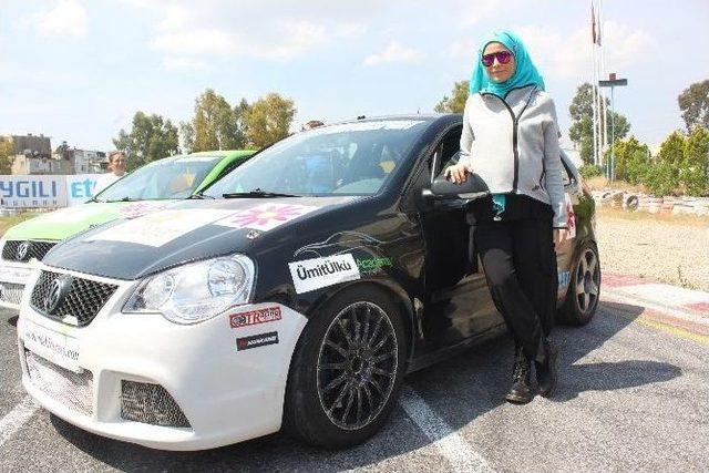 Anneler İle Kızları Pistte Tek Yürek 1