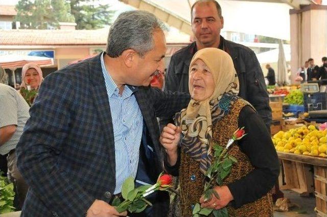 Başkan Akkaya’dan Annelere Çiçek 1