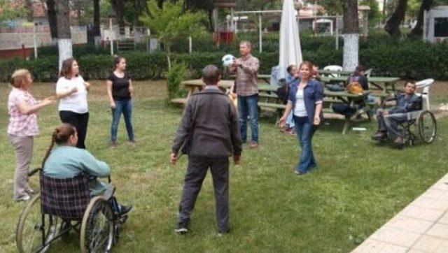 Ayvalıklı Engellilerden Hıdırellez Pikniği 1