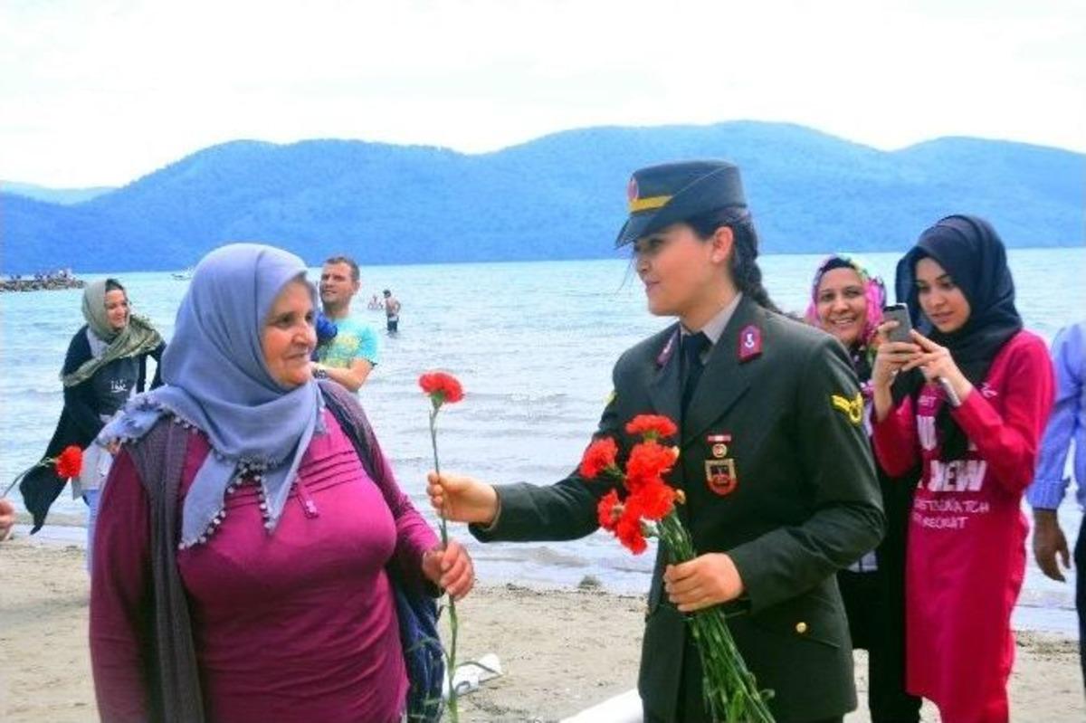 Jandarma Anneleri Unutmadı