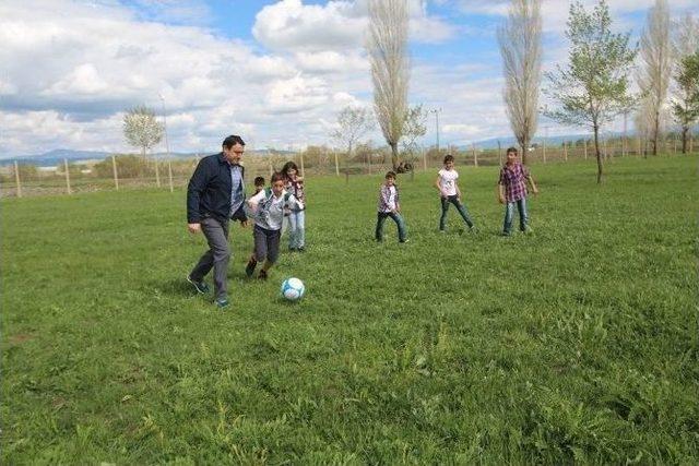 Vali Işın Pazar Gününü Çocuklarla Geçirdi