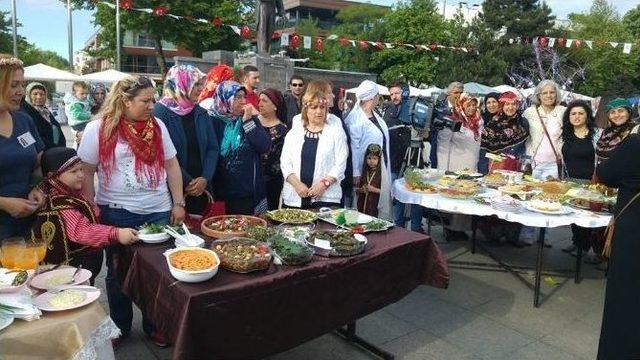 Düzce Otlarından Yapılan Yemekler Yarıştı