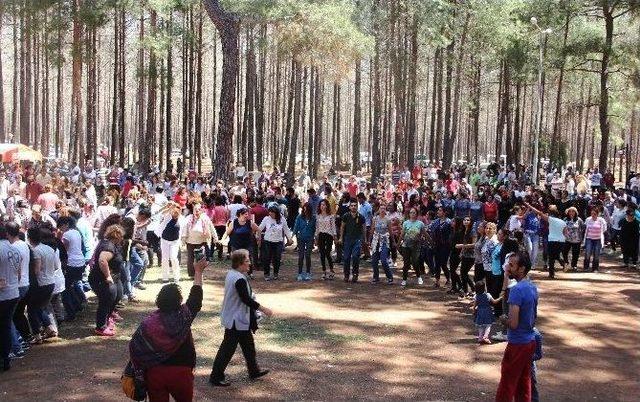 Döşemealtı’nda Hıdırellez Şenlikleri Düzenlendi 1
